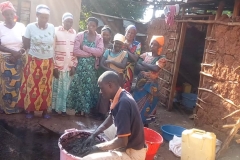 Training widows in the production of charcoal from biological waste