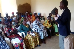 Präsentation of the project to another group of widows