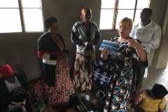 Besuch einer Witwengruppe in der Westlichen Provinz von Rwanda